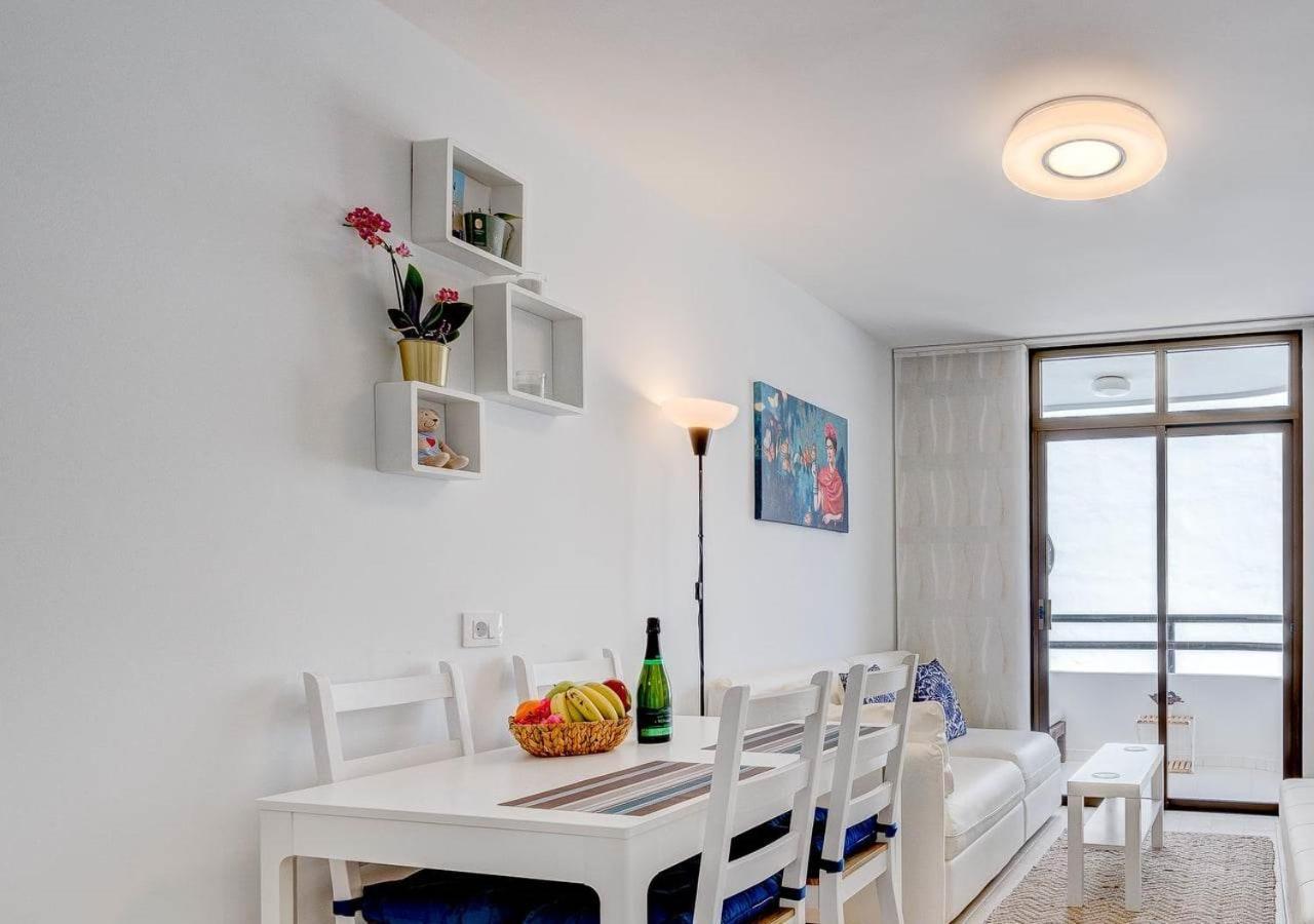 Stylish Flat And Pool With 3 Rooms, Sleeps 6, Los Cristianos Лос Кристианос Экстерьер фото